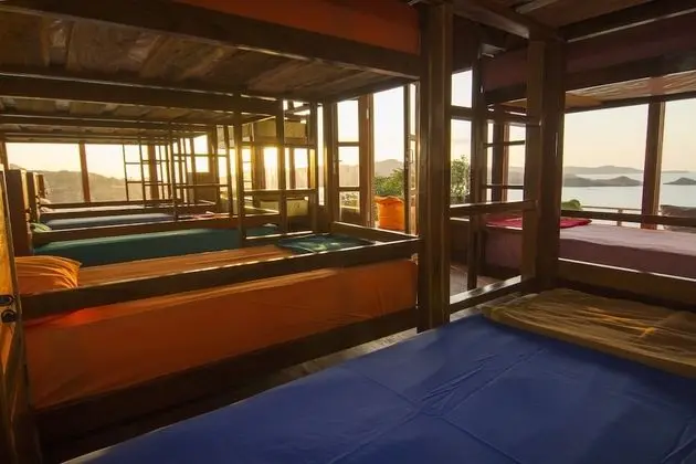 Ortak Ranzalı Oda, Karma Ranzalı Oda