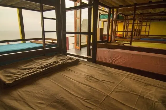 Ortak Ranzalı Oda, Karma Ranzalı Oda