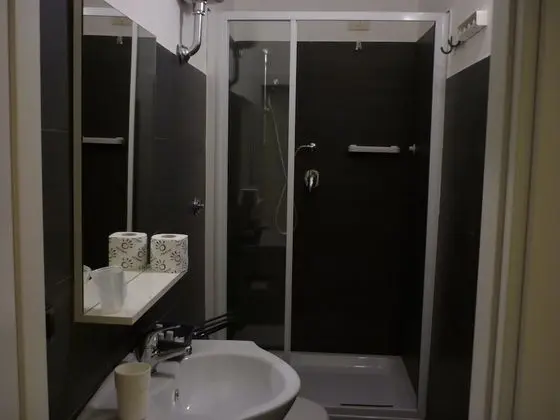 Basic Üç Kişilik Oda, Şehir Manzaralı