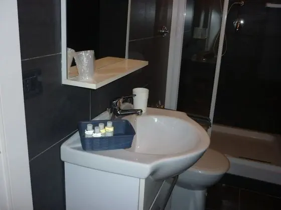 Basic Üç Kişilik Oda, Şehir Manzaralı
