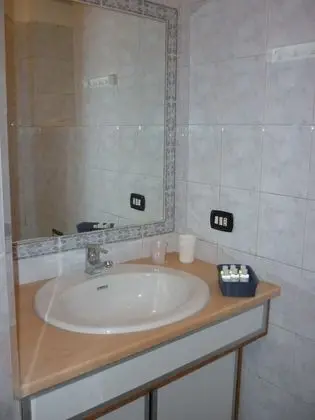 Üç Kişilik Oda, Şehir Manzaralı