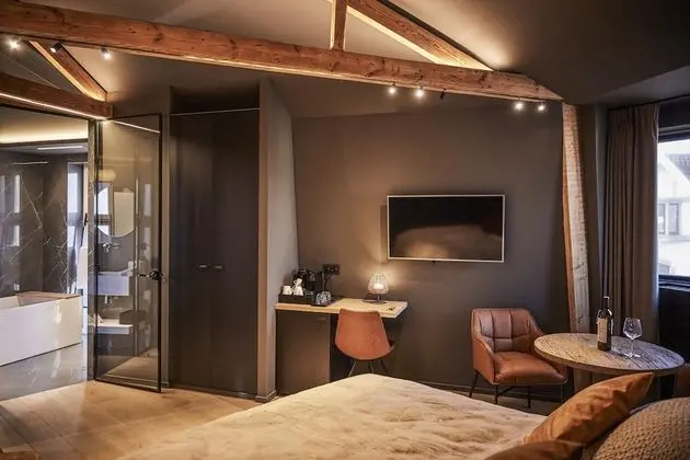 Design Oda, 1 Büyük (Queen) Boy Yatak, Sigara İçilmez, Şehir Manzaralı