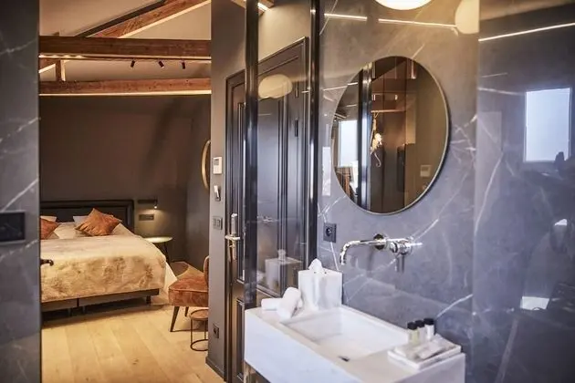 Design Oda, 1 Büyük (Queen) Boy Yatak, Sigara İçilmez, Şehir Manzaralı