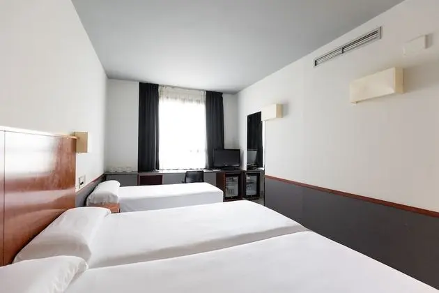 Standard Oda (with Extra Bed)
