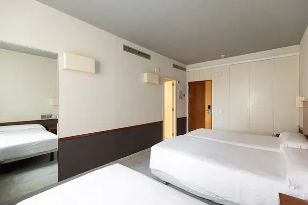 Standard Oda (with Extra Bed)
