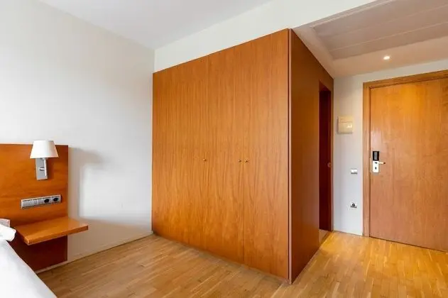 Tek Büyük veya İki Ayrı Yataklı Oda, Şehir Manzaralı (Rambla)