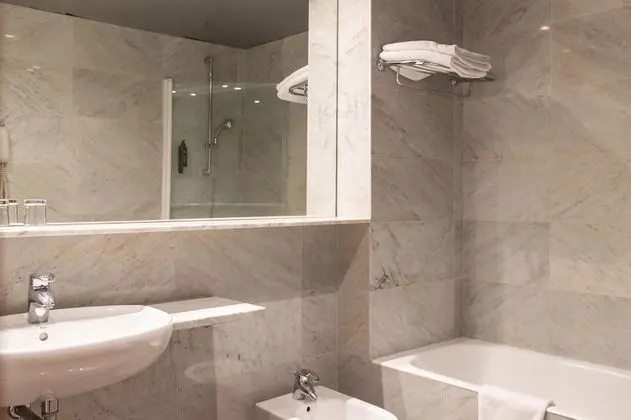 Tek Büyük Yataklı Oda