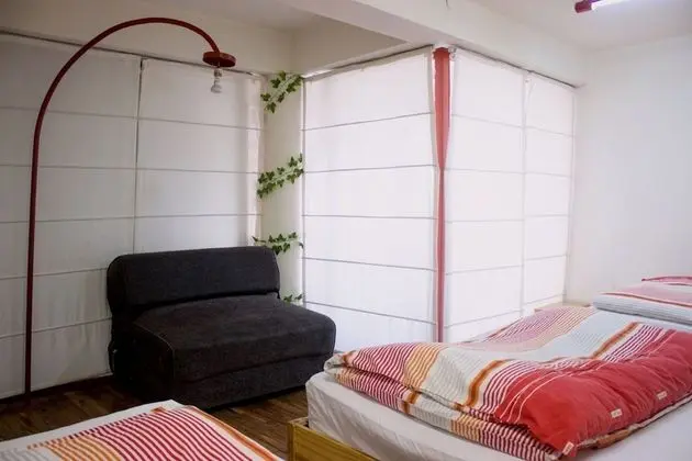 Üç Kişilik Oda, Ortak Banyo