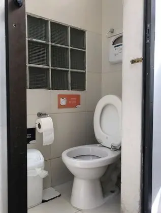 Üç Kişilik Oda, Ortak Banyo
