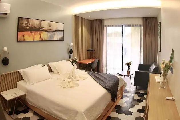 Deluxe Tek Büyük Yataklı Oda, 1 En Büyük (King) Boy Yatak, Sigara İçilmez, Havuz Manzaralı