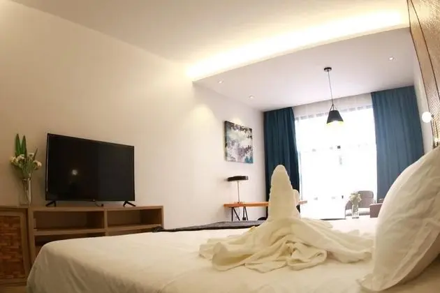 Deluxe Tek Büyük Yataklı Oda, 1 En Büyük (King) Boy Yatak, Sigara İçilmez, Havuz Manzaralı