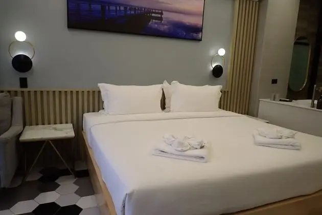 Deluxe Tek Büyük Yataklı Oda, 1 En Büyük (King) Boy Yatak, Sigara İçilmez, Havuz Manzaralı