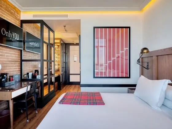 Premium Büyük Yataklı Tek Kişilik Oda