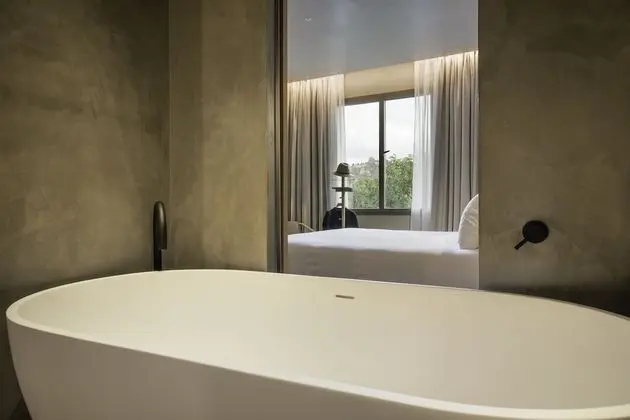 Premium Tek Büyük Yataklı Oda