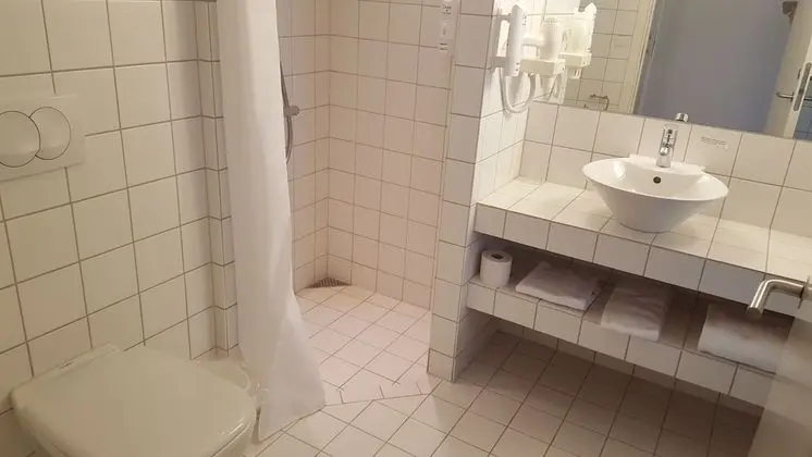 Basic Tek Büyük Yataklı Oda