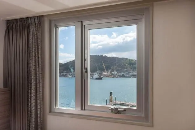 Tek Kişilik Oda, Sigara İçilmez, Deniz Manzaralı