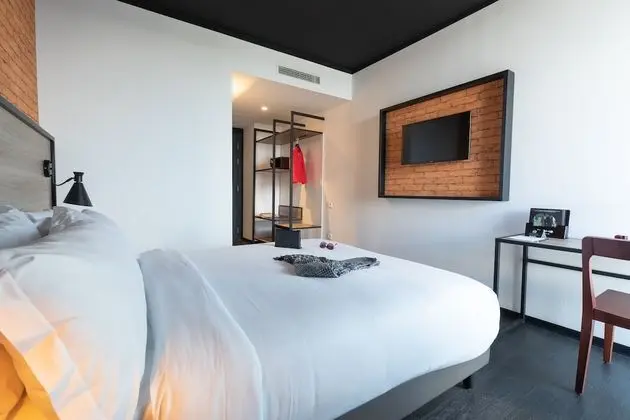 Standard Oda, 1 Büyük (Queen) Boy Yatak