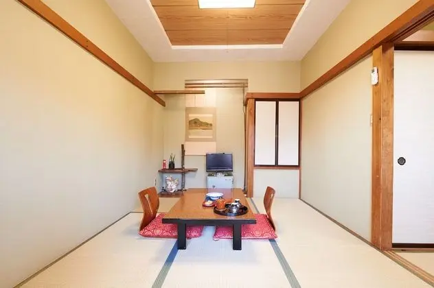 Traditional Oda, Sigara İçilmez (PrivateToilet, SharedBathroom,6Tatami)