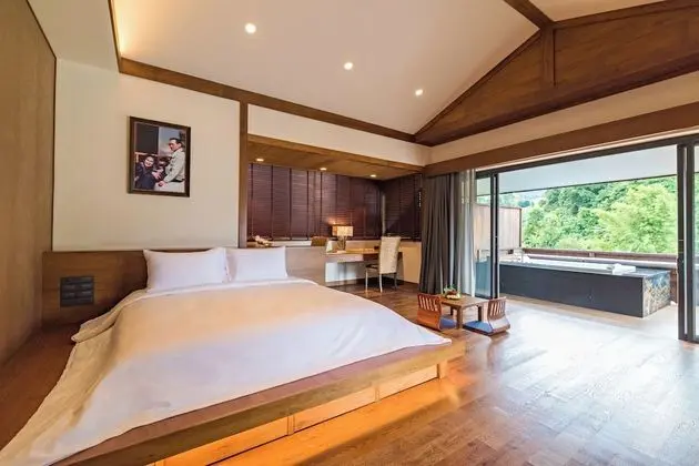 One  Bedroom Royal Residence