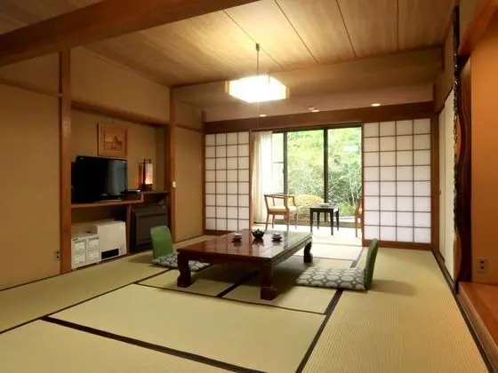 Traditional Oda (Japanese Style for 5 Guests)