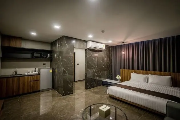 Deluxe Closet