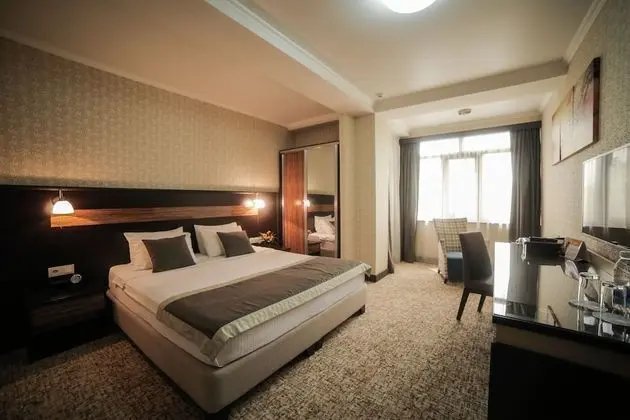 Comfort Tek Büyük Yataklı Oda