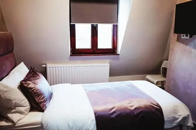 Standard Tek Büyük Yataklı Oda