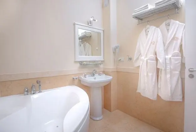 Deluxe Tek Büyük Yataklı Oda, 1 En Büyük (King) Boy Yatak