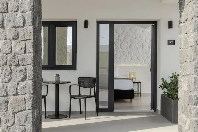 Standard Tek Büyük Yataklı Oda, Havuz Manzaralı