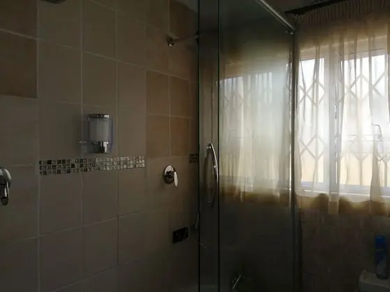 Basic Tek Büyük Yataklı Oda