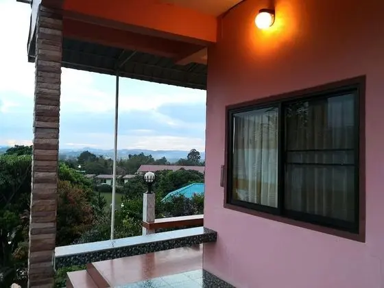 6 Bedrooms Bungalow
