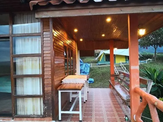 6 Bedrooms Bungalow