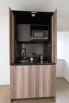Deluxe Tek Büyük Yataklı Oda
