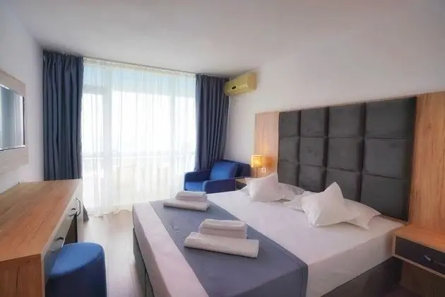 Superior Tek Büyük veya İki Ayrı Yataklı Oda, Balkon, Deniz Manzaralı