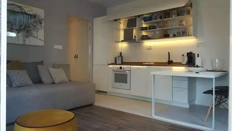 Apart Daire, 1 Yatak Odası, Teras, Havuz Manzaralı