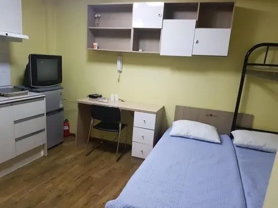 Tek Büyük Yataklı Oda (Basement Floor Clean and Comfortable)