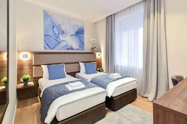 Tek Büyük veya İki Ayrı Yataklı Oda