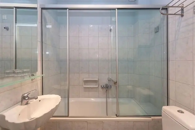 Büyük Yataklı Tek Kişilik Oda