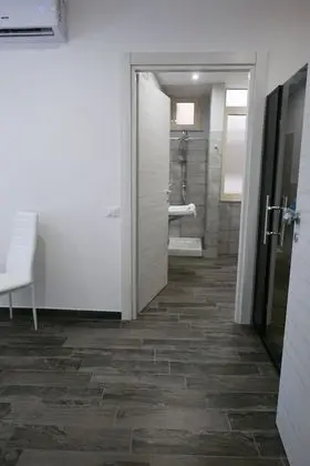 Junior Süit, Sauna (I Vespri Siciliani)