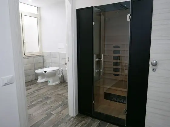 Junior Süit, Sauna (I Vespri Siciliani)