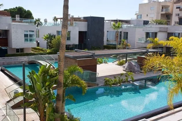 Exclusive Apart Daire, Havuz Manzaralı