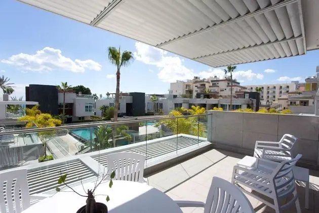 Exclusive Apart Daire, Havuz Manzaralı