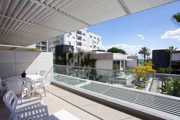 Exclusive Apart Daire, Havuz Manzaralı