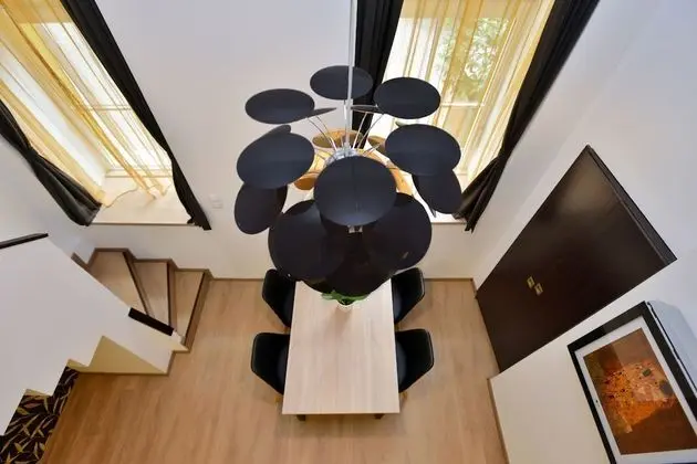 Onsite Apartment - New Opposite Building