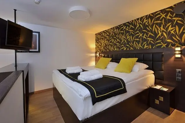 Onsite Apartment - New Opposite Building