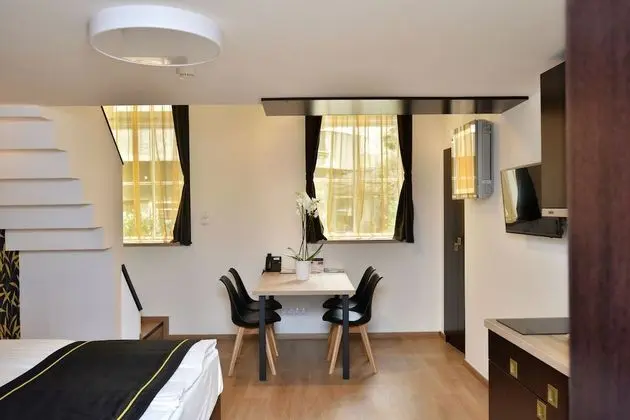 Onsite Apartment - New Opposite Building