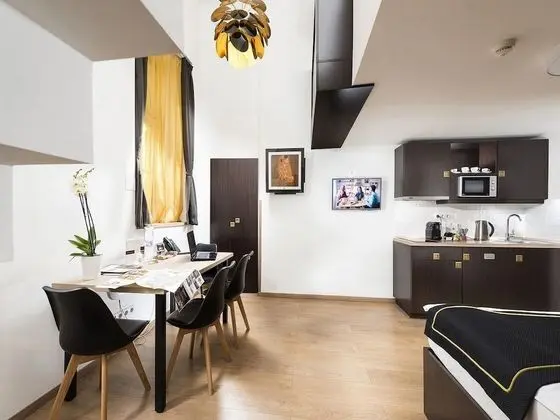 Onsite Apartment - New Opposite Building