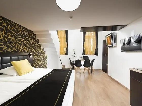 Onsite Apartment - New Opposite Building