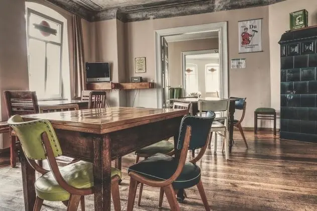 Tek Büyük Yataklı Oda, Ortak Banyo
