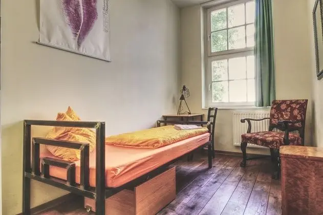 Tek Kişilik Oda, Ortak Banyo